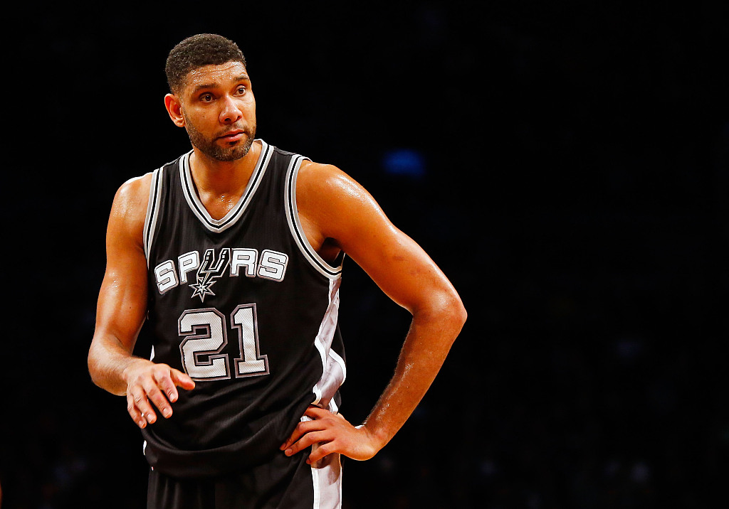 NBA历史单个总决赛系列赛盖帽榜：邓肯32帽第一  尤因30帽第二